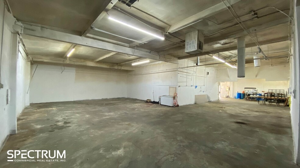 More Photos Of 14532 Blythe St, Van Nuys Manufacturing For Lease