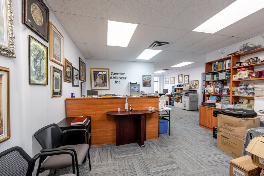 More Photos Of 5929 Rte Transcanadienne, Montréal Loft Creative Space For Lease