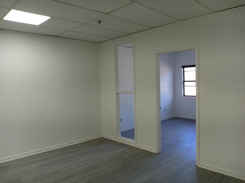 More Photos Of 117 Fort Lee Rd, Leonia Office For Lease