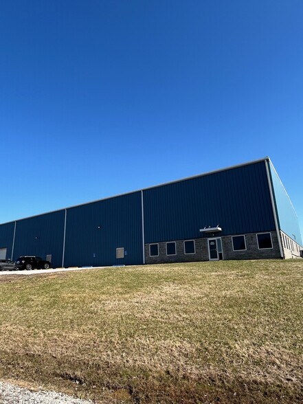 More Photos Of 40 Triplett Dr, London Warehouse For Lease