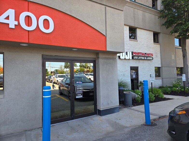 More Photos Of 400 W Cummings Park, Woburn Office For Lease
