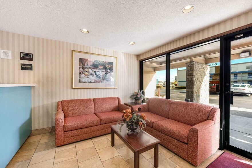 More Photos Of 1313 W Saint James Lutheran Way, Columbus Hotel For Sale