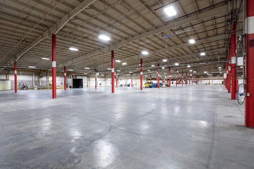More Photos Of 431 E Division St, Wautoma Manufacturing For Sale