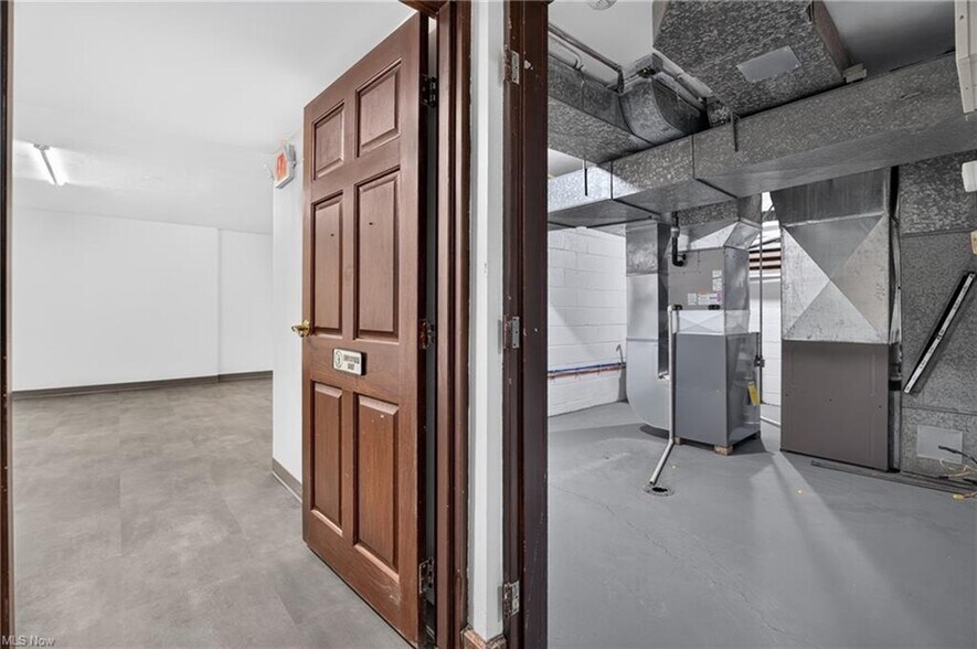 More Photos Of 4140 Market St, Youngstown Medical For Sale