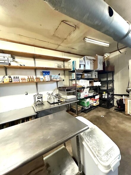 More Photos Of 899 E Lennon Dr, Emory Restaurant For Sale