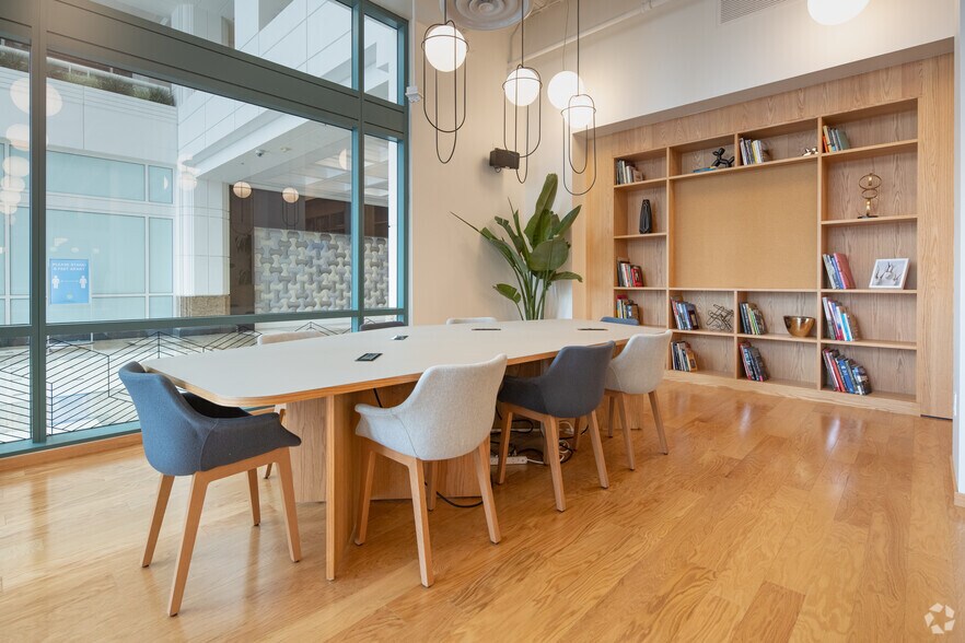 More Photos Of 2450 Colorado Ave, Santa Monica Coworking Space