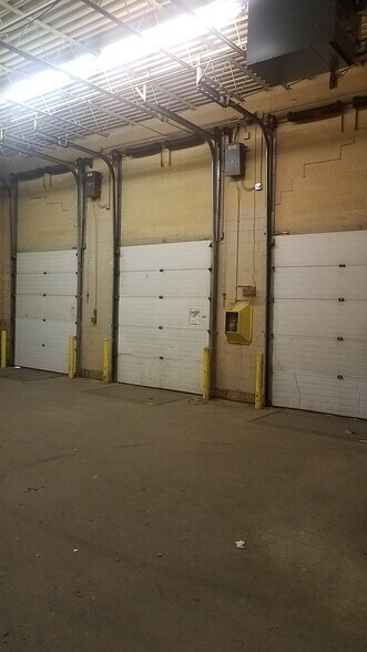 More Photos Of 5700 Beckley Rd, Battle Creek Self Storage For Lease