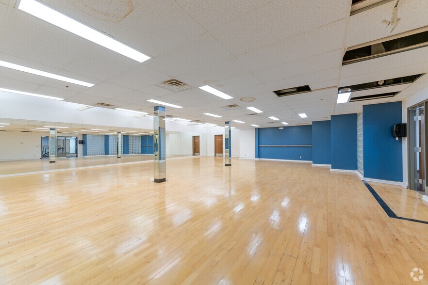 More Photos Of 119 N Washington Sq, Lansing Medical For Sale