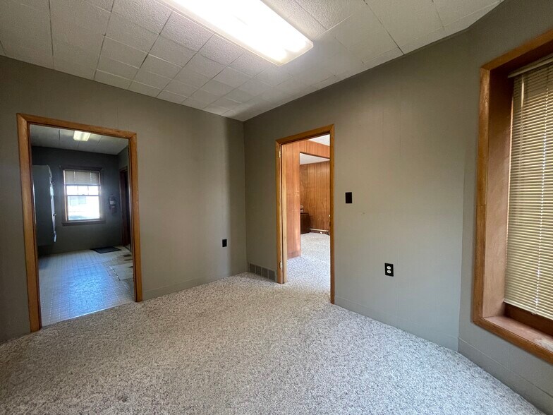 More Photos Of 409 Driftwood St, Correctionville Office Residential For Lease
