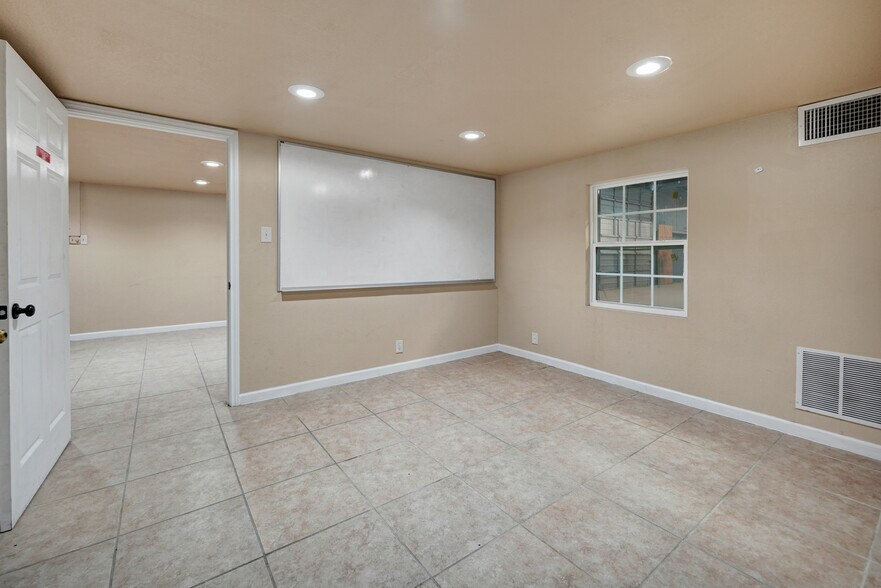 More Photos Of 3603 W 35th St, Odessa Industrial For Sale