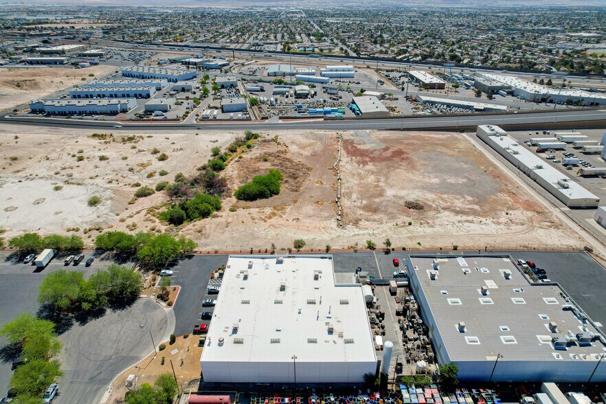 More Photos Of 201 E Mayflower Ave, North Las Vegas Warehouse For Lease