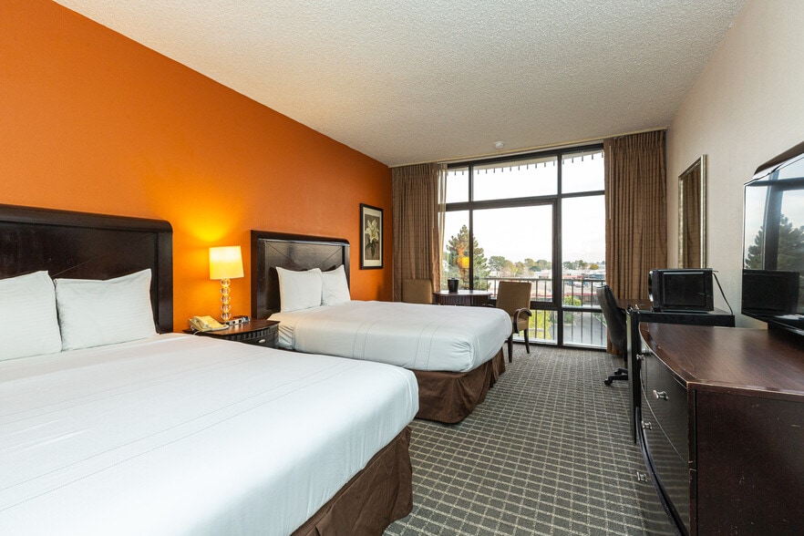 More Photos Of 150 Hegenberger Rd, Oakland Hotel For Sale