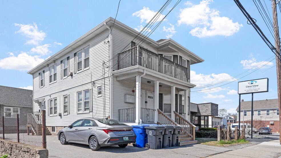 More Photos Of 393 Waterman Ave, East Providence Apartments For Sale