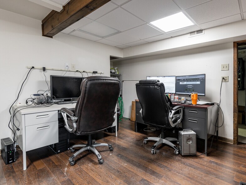 More Photos Of 1823 US-60, Milton Manufacturing For Sale