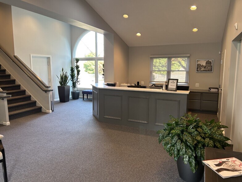 More Photos Of 20789 Harper Ave, Harper Woods Office For Lease