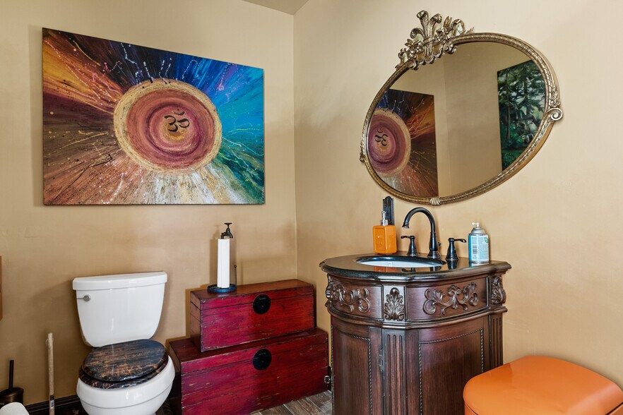 More Photos Of 214 E Olive Ave, Redlands Office For Sale