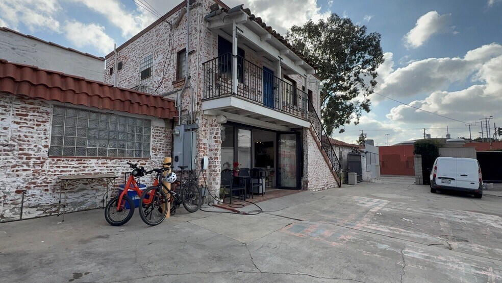 More Photos Of 4851-4853 W Jefferson Blvd, Los Angeles Loft Creative Space For Sale