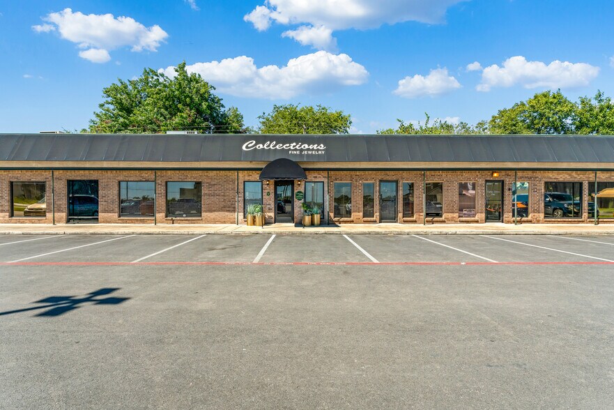 More Photos Of 702-736 S Saginaw Blvd, Fort Worth Unknown For Lease