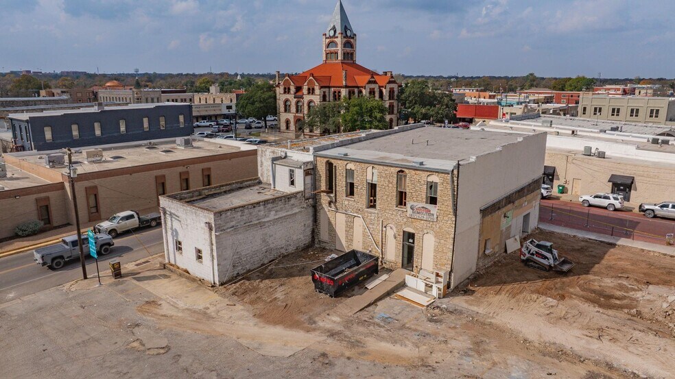 More Photos Of 104 E College St, Stephenville General Retail For Sale