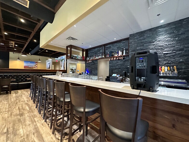 More Photos Of 2590 Freeway Blvd, Brooklyn Center Restaurant For Sale