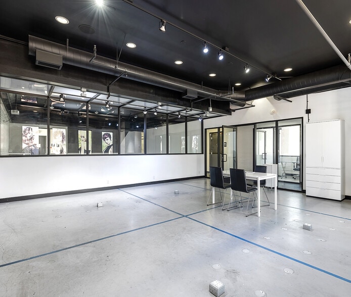 More Photos Of 464 N Fairfax Ave, Los Angeles Office For Sale