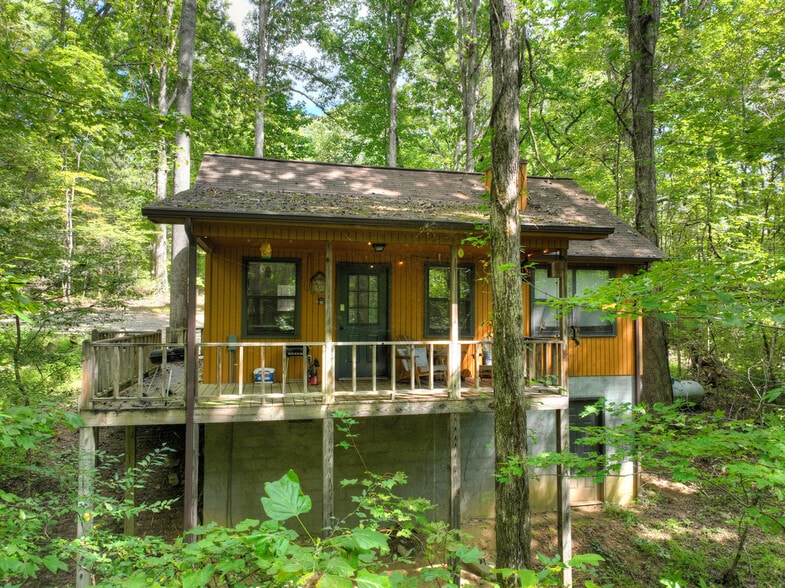 More Photos Of 77 Alpine Way, Blairsville Hotel For Sale