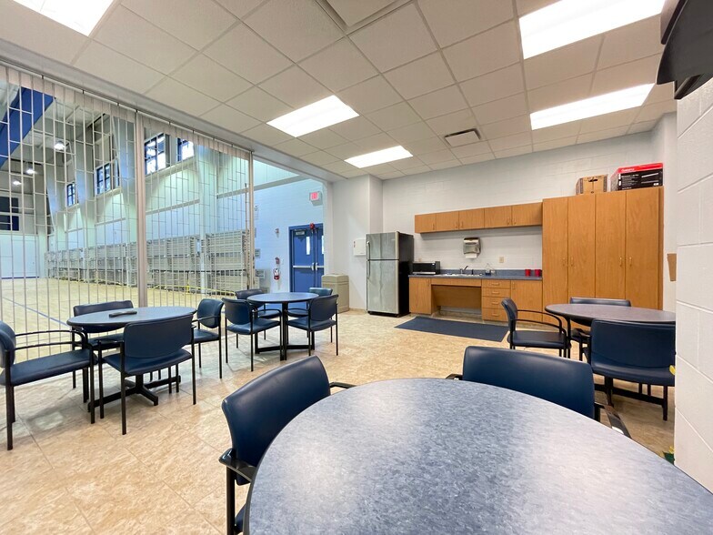 More Photos Of 7201 Nw 11th Pl, Gainesville Office For Sale