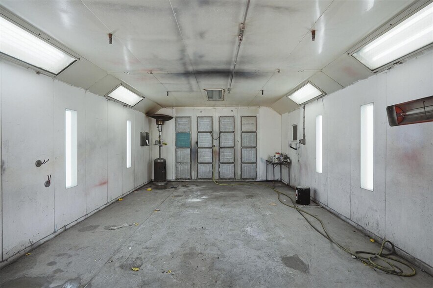 More Photos Of 5416 Jacksboro Hwy, Fort Worth Industrial For Sale