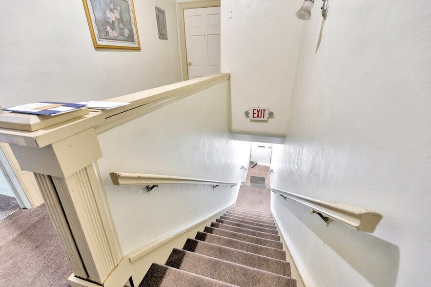 More Photos Of 8436 N Nebraska Ave, Tampa Storefront Retail Residential For Sale