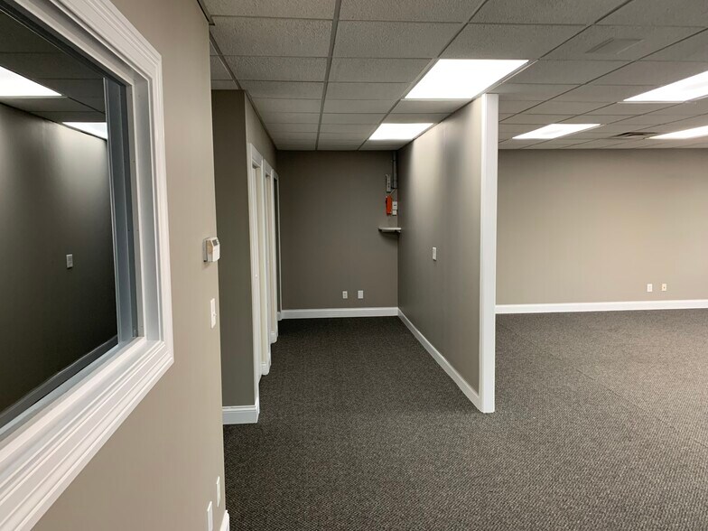 More Photos Of 68 N High St, New Albany Office For Lease