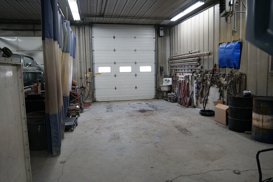 More Photos Of 43 Frontage Rd, Glenmont Auto Repair For Sale