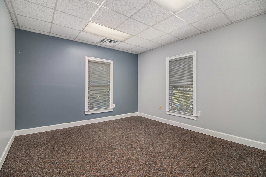 More Photos Of 1580 Warsaw Rd, Roswell Office For Sale