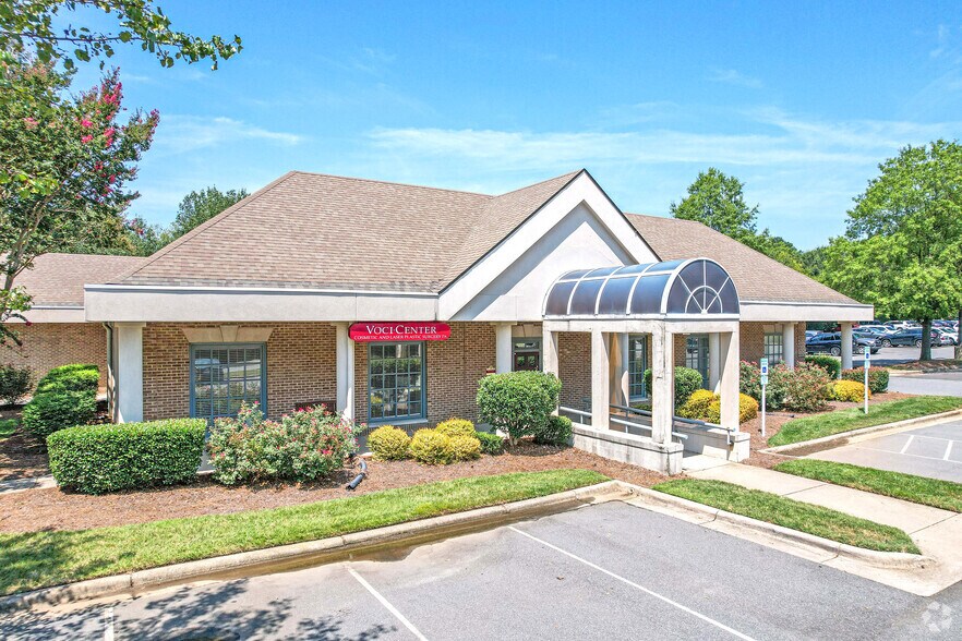 More Photos Of 2620 E 7th St, Charlotte Medical For Sale