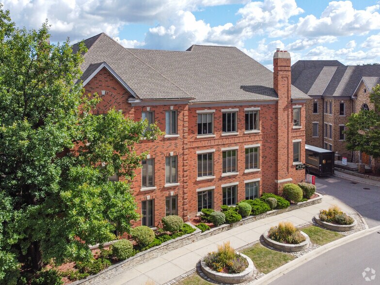 More Photos Of 55-57 Village Centre Pl, Mississauga Office For Lease