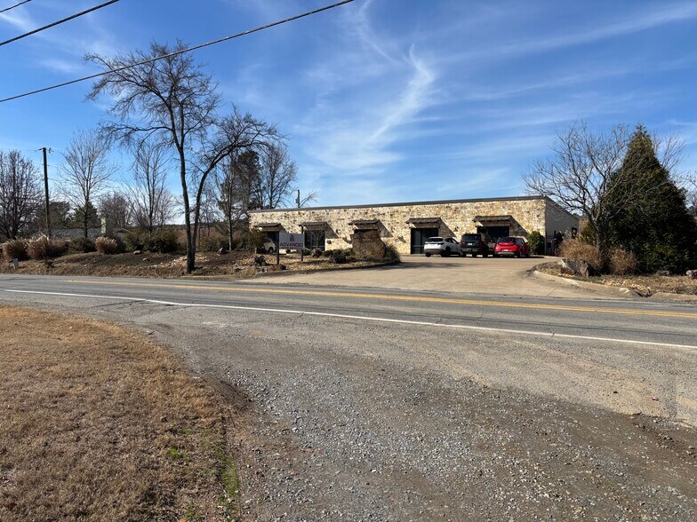 More Photos Of 7000 Crystal Hill Rd, North Little Rock Office For Sale