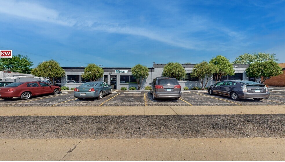 More Photos Of 707-717 N Iowa Ave, Villa Park Office For Sale
