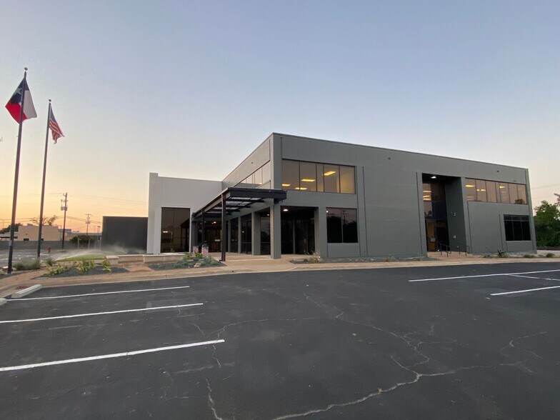 More Photos Of 600 N Bell Blvd, Cedar Park Medical For Sale