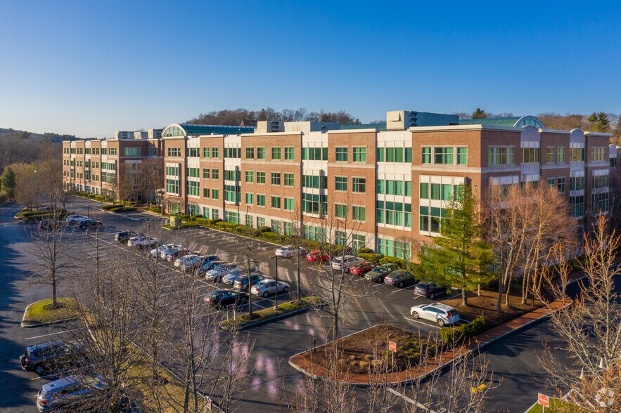 275 Grove St, Newton, MA 02466 Coworking Space