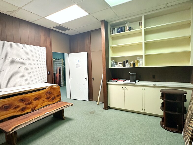 More Photos Of 105 N Main St, Atmore Office For Sale