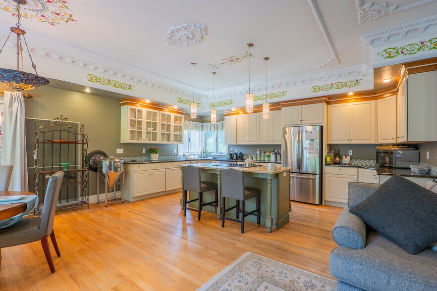 More Photos Of 34 West St, Newtown Apartments For Sale