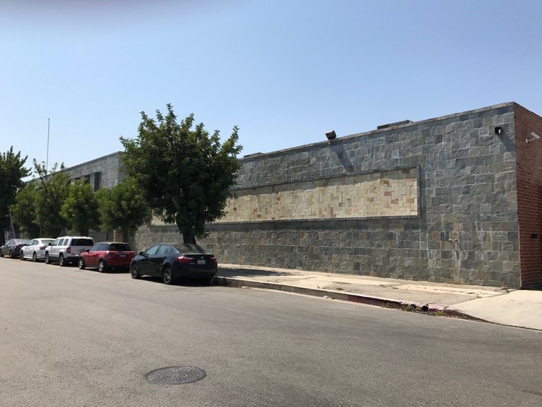 More Photos Of 11501 Hart St, North Hollywood Manufacturing For Lease