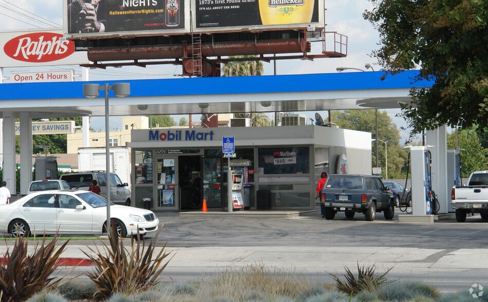 More Photos Of 5560 Van Nuys Blvd, Sherman Oaks Service Station For Sale