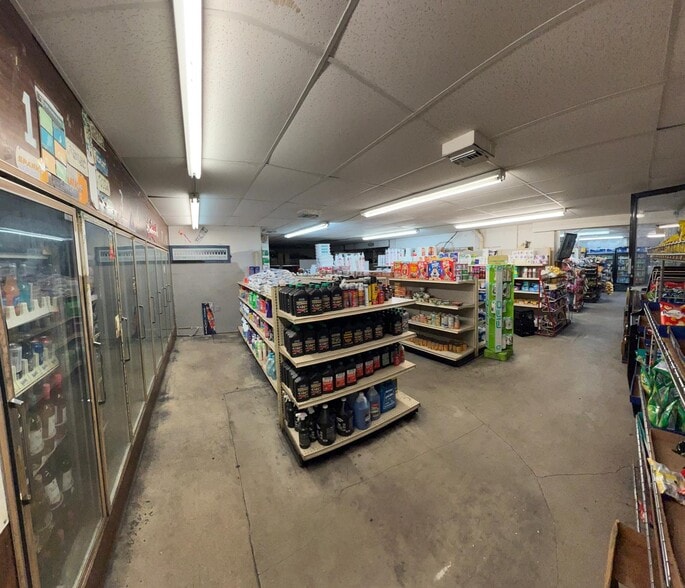 More Photos Of 1186 NW 103rd St, Miami Freestanding For Lease