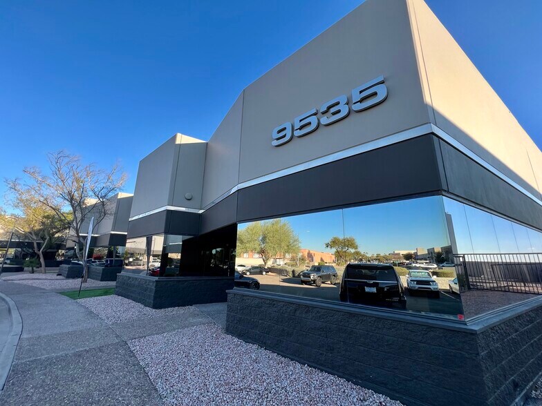 Primary Photo Of 9535 E Doubletree Ranch Rd, Scottsdale Manufacturing For Lease