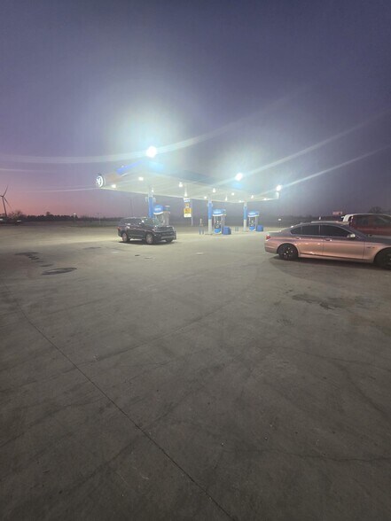 More Photos Of 1738 State Highway 31, Mount Calm Service Station For Sale