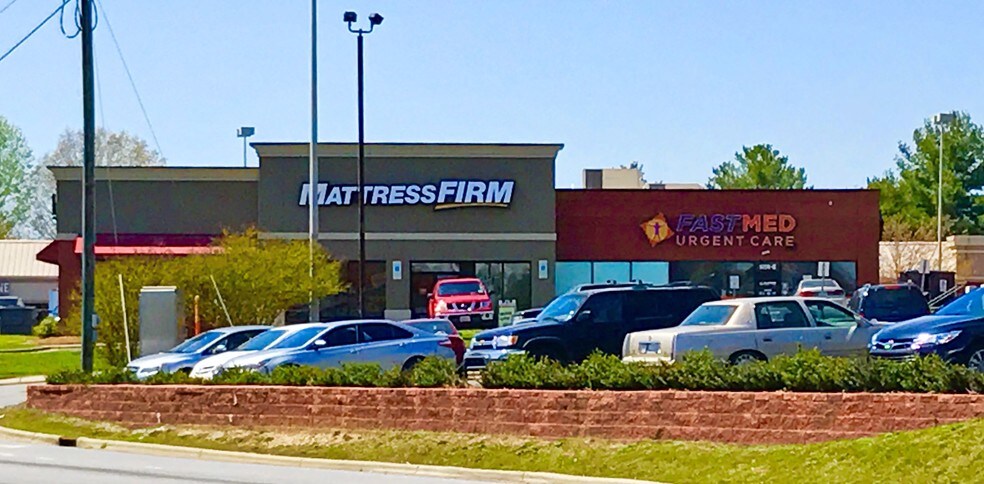 More Photos Of 1024 S Main St, Kernersville Freestanding For Lease