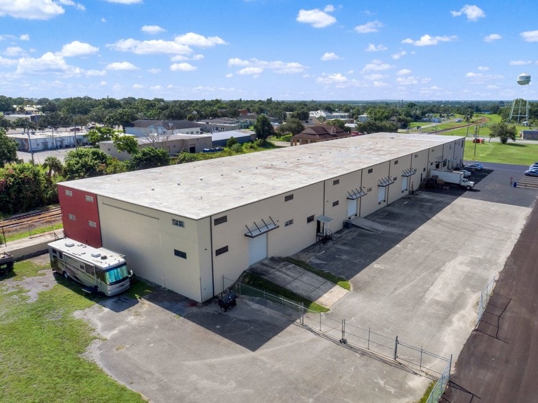 More Photos Of 110 W Interlake Blvd, Lake Placid Warehouse For Lease