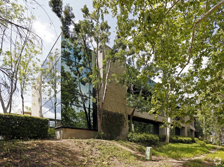 More Photos Of 23181 Verdugo Dr, Laguna Hills Unknown For Lease