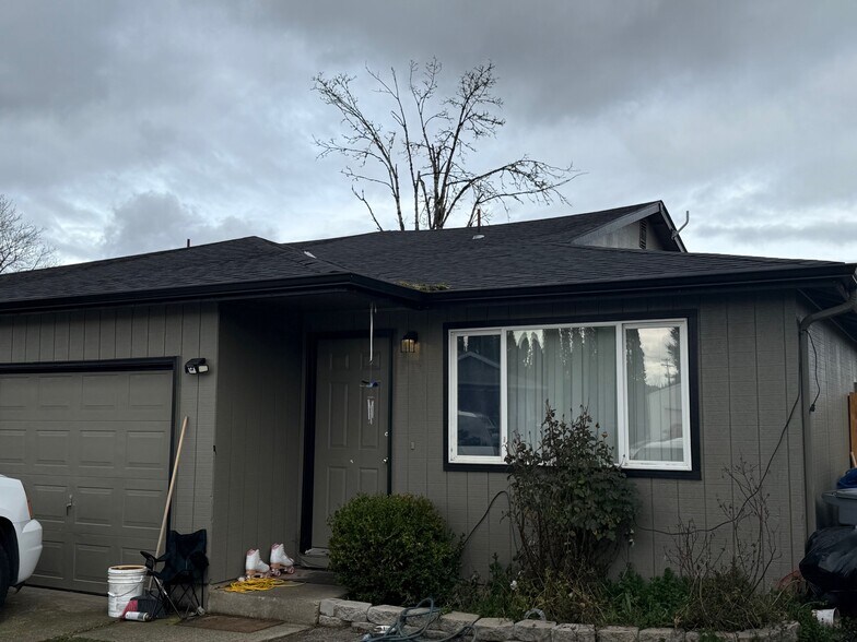 More Photos Of 4561 Chippewa Ct SE, Salem Multifamily For Sale