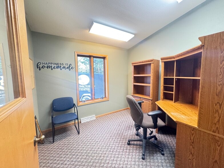 More Photos Of 1226 Lincoln St, Rhinelander Office For Sale
